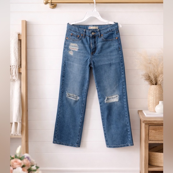 Levi's Other - Cute wide legged Levi jeans
